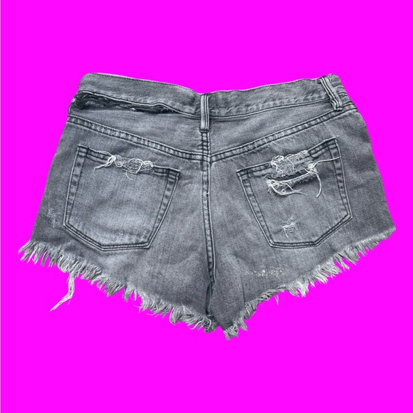 We The Free Gray Jean Shorts Distressed Cut-Off women’s size 26 - Picture 3 of 5
